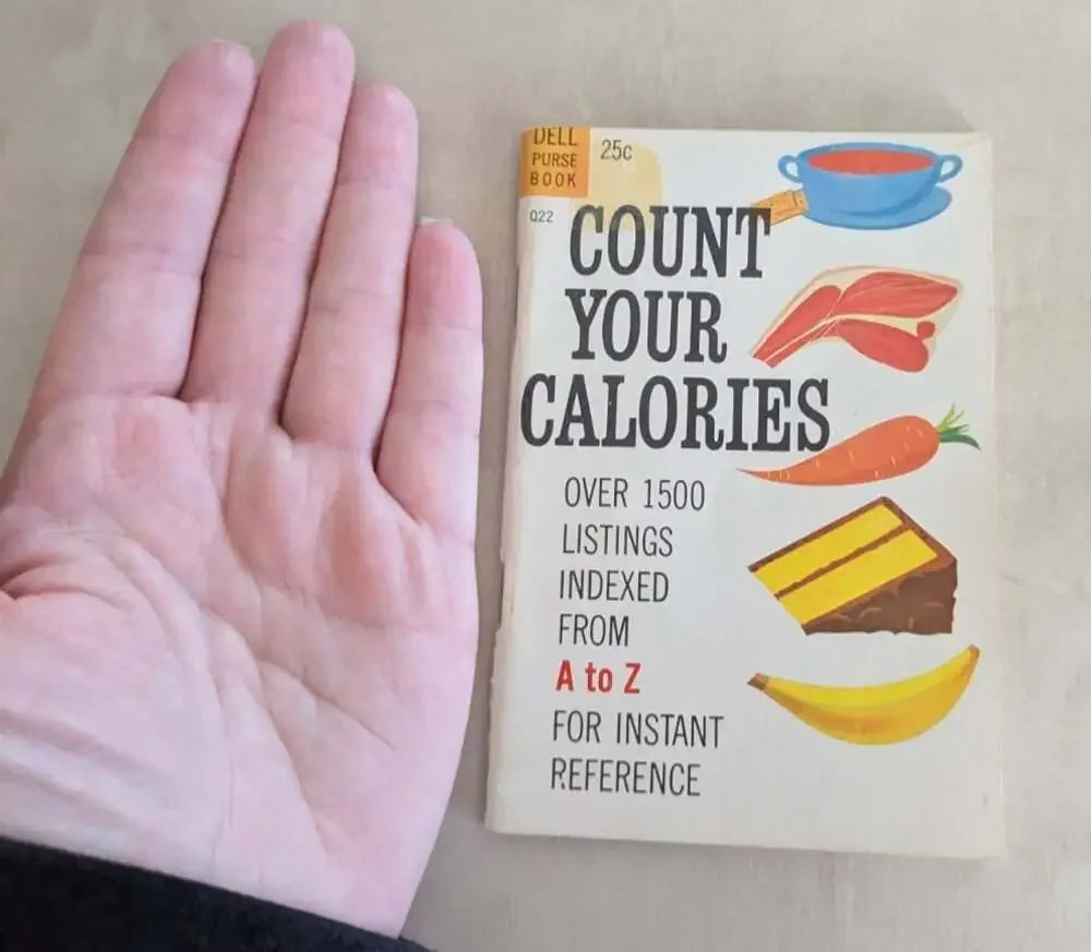Count Your Calories Dell Purse Book 1959 Copyright